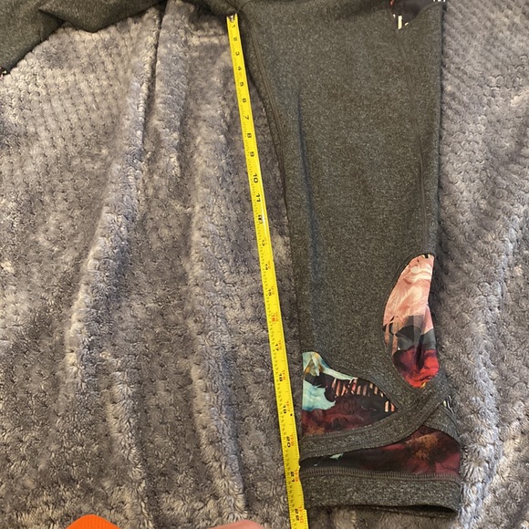 Like New adorable grey and floral Calia leggings szM - Picture 11 of 11